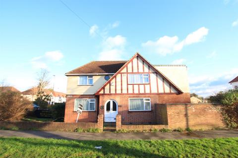 4 bedroom detached house for sale, The Crossways, Heston TW5