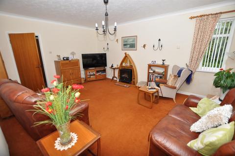 3 bedroom detached bungalow for sale, Ffynnongain Lane, St. Clears, Carmarthen