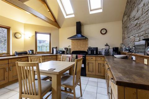 Bridgend High Street, Burrelton, Blairgowrie, PH13 9NX