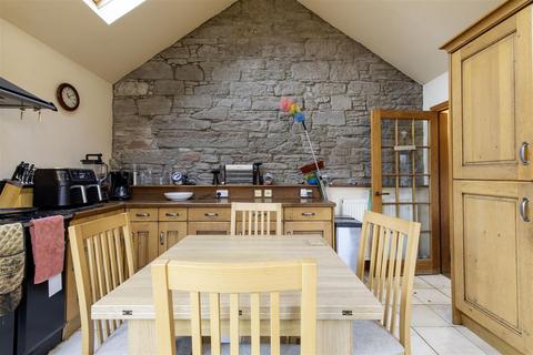 Bridgend High Street, Burrelton, Blairgowrie, PH13 9NX