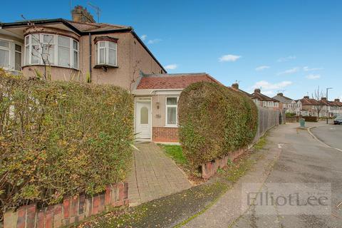 2 bedroom terraced bungalow to rent, Grosvenor Avenue, Harrow HA2