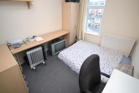 undefined, Wrangthorn Terrace, Hyde Park, Leeds