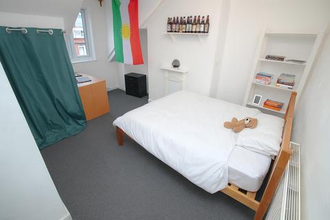 undefined, Wrangthorn Terrace, Hyde Park, Leeds