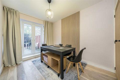 2 bedroom flat for sale, Burnt Ash Road, London SE12