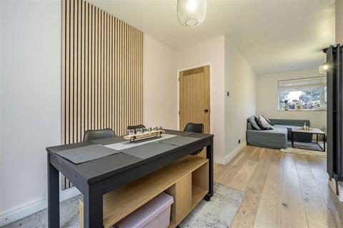 43a Burnt Ash Road, London, SE12 8RF