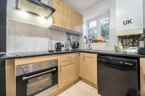 43a Burnt Ash Road, London, SE12 8RF