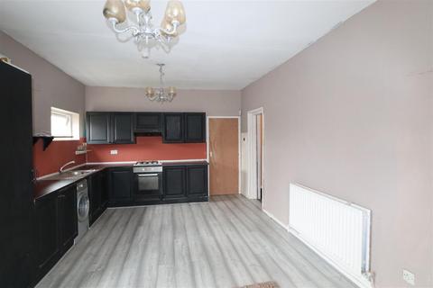 4 bedroom apartment to rent, Pleck Road, Walsall