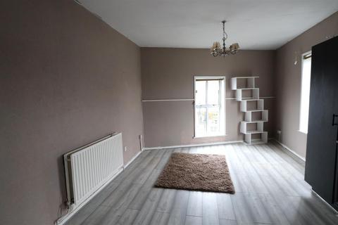 4 bedroom apartment to rent, Pleck Road, Walsall