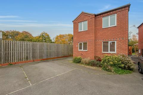 3 bedroom detached house to rent, Hoselett Field Road, Long Eaton, Nottingham, Nottinghamshire, NG10