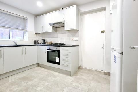 2 bedroom flat to rent, Danes Gate, Harrow HA1