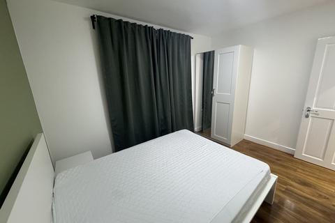 1 bedroom in a house share to rent, Croydon CR7