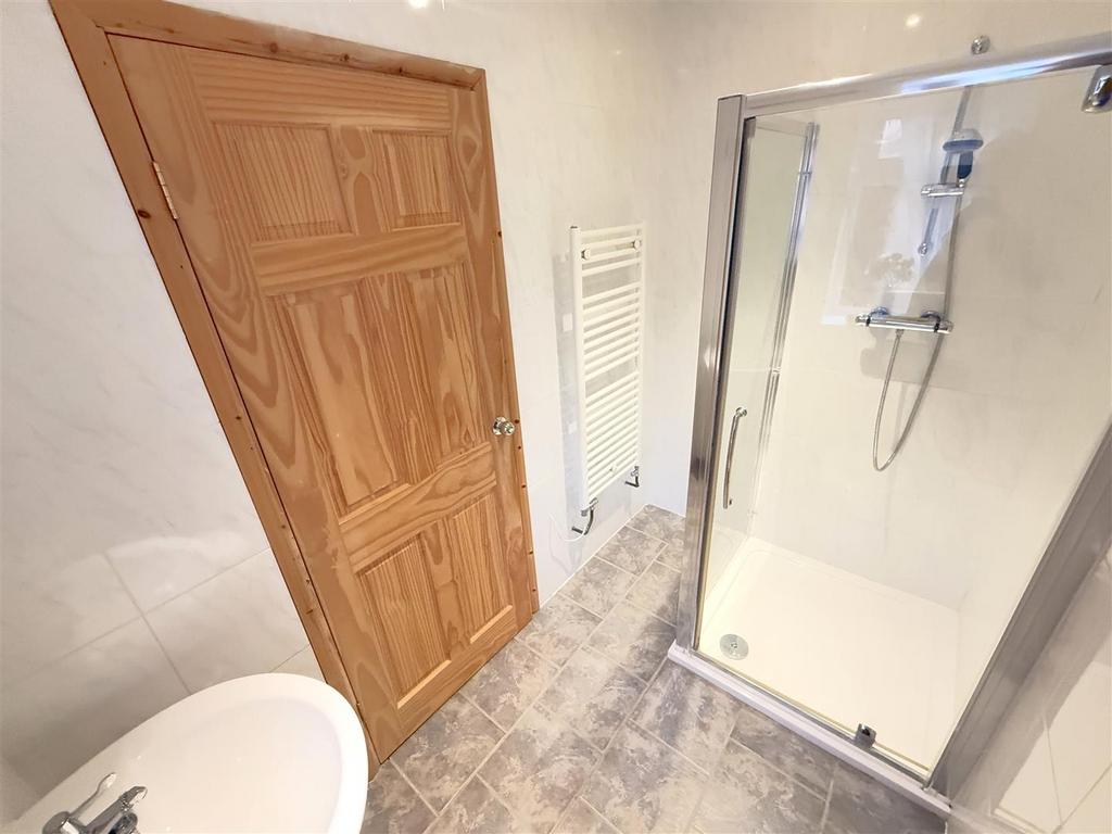 Ensuite shower room