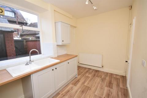 2 bedroom terraced house to rent, Church Road, Thornton Hough