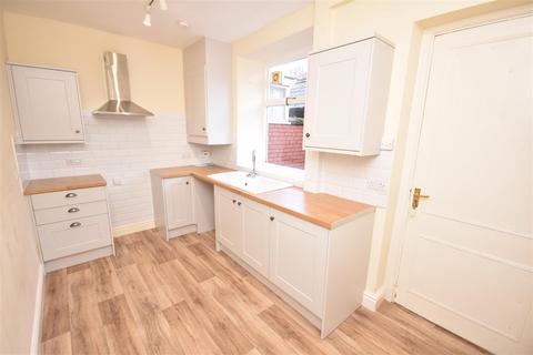 2 bedroom terraced house to rent, Church Road, Thornton Hough