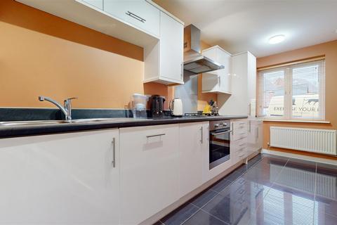 3 bedroom terraced house for sale, Winchcombe Meadows, Oakridge Park, Milton Keynes