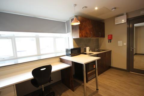 Studio to rent, Monument House, Newcastle NE1