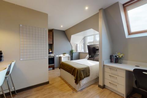 Studio to rent, Monument House, Newcastle NE1