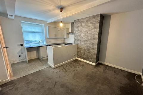 2 bedroom terraced house for sale, Hollinbank Lane, Heckmondwike