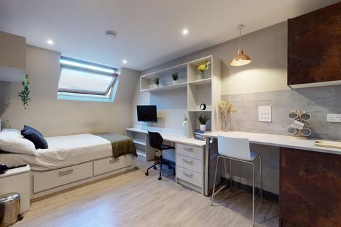 Studio to rent, Monument House, Newcastle NE1