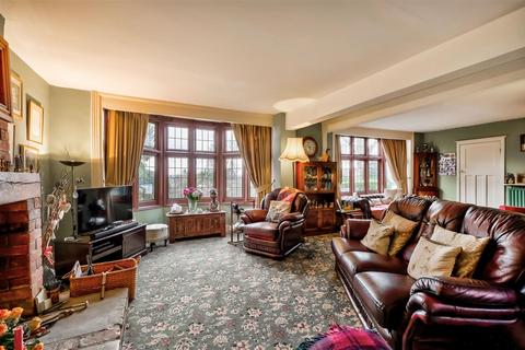 undefined, Kings Hill, Loughton
