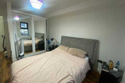 1 bedroom flat to rent, Walworth Road, London SE17