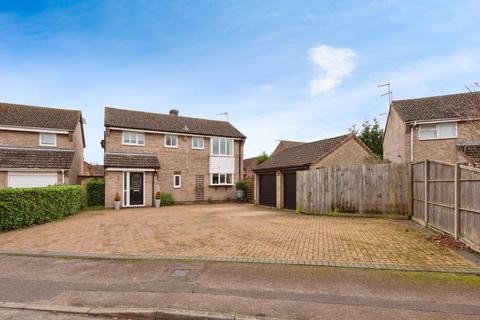 4 bedroom detached house for sale, Rosecroft Way, Thetford IP24