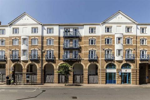 2 bedroom flat for sale, King & Queen Wharf, London SE16