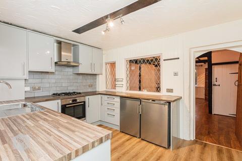 2 bedroom terraced house for sale, Manchester Road, Bury, Greater Manchester, BL9 9TP