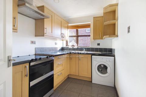 2 bedroom flat to rent, Rose Court, Colchester CO1