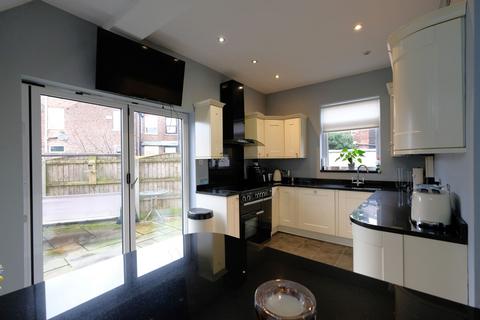 2 bedroom end of terrace house for sale, Cannon Street, Eccles, M30