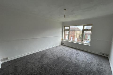 1 bedroom flat to rent, Vicarage Lane, Gravesend DA12