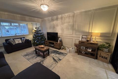 99 Barry Drive, Kirby Muxloe, Leicester, LE9 2HJ