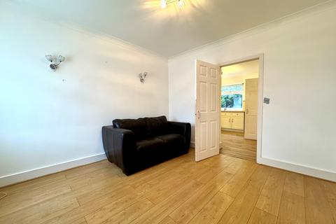 2 bedroom maisonette to rent, Coval Lane , Chelmsford , Essex , CM1 1TG