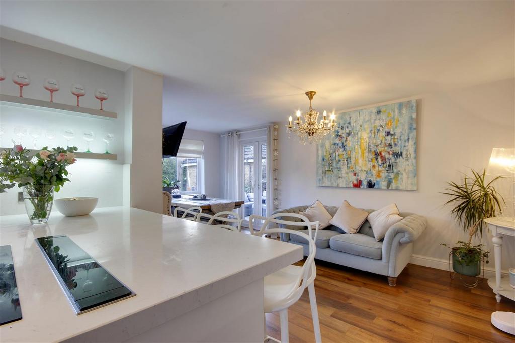 Living / Dining Area