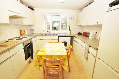 1 bedroom in a house share to rent, The Greenway, Uxbridge