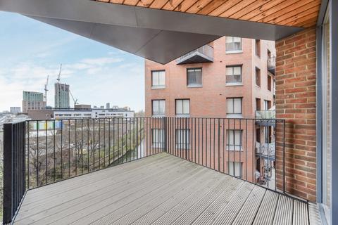 2 bedroom apartment for sale, Caisson Moor Court, London E3