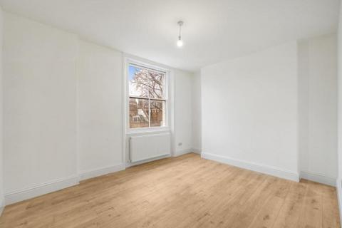 3 bedroom apartment to rent, Grove End Road, London NW8