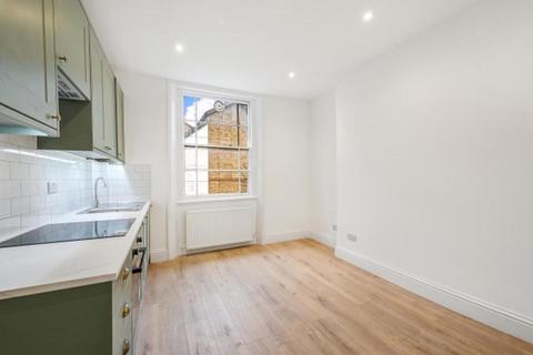 3 bedroom apartment to rent, Grove End Road, London NW8