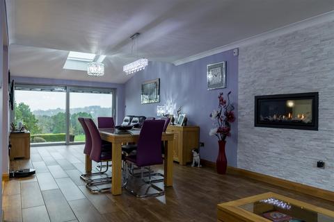 12 Adams Grove, Leek, ST13 8NX