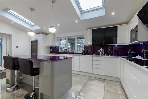 12 Adams Grove, Leek, ST13 8NX