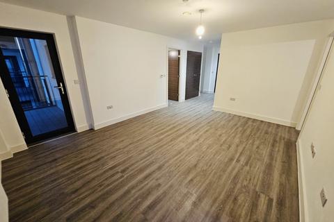 2 bedroom apartment to rent, 2 bed apt in Baltic with double balcony