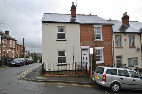 2 bedroom terraced house to rent, Hill Street, Reading