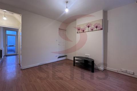 4 bedroom terraced house to rent, Rendell Road, Leicester LE4