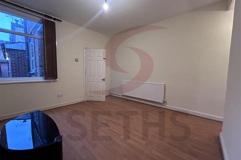 4 bedroom terraced house to rent, Rendell Road, Leicester LE4