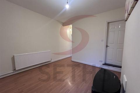 4 bedroom terraced house to rent, Rendell Road, Leicester LE4