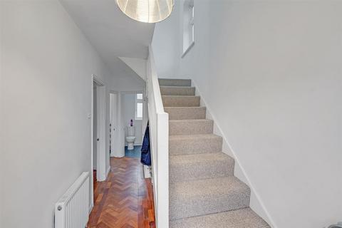 2 bedroom property to rent, Stamford Road, Dagenham, Essex