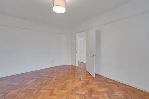 2 bedroom property to rent, Stamford Road, Dagenham, Essex