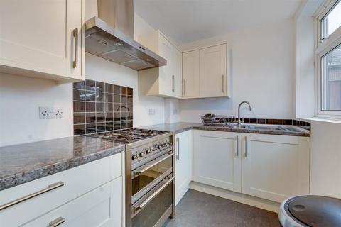 2 bedroom property to rent, Stamford Road, Dagenham, Essex