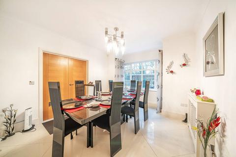 5 bedroom detached house for sale, Augustus Close, Stanmore, HA7