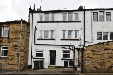 3 bedroom terraced house to rent, Church Street, Huddersfield HD3